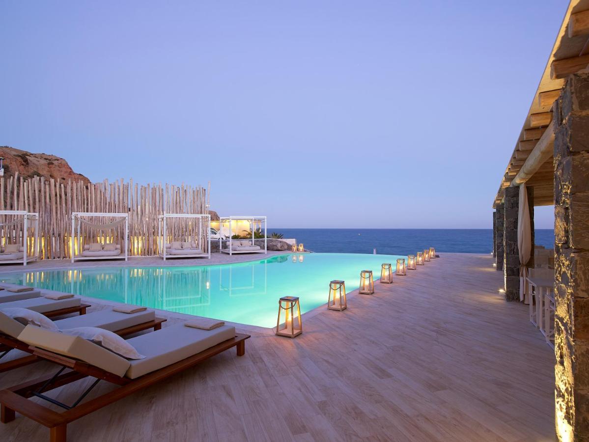 Artemis Seaside 4*